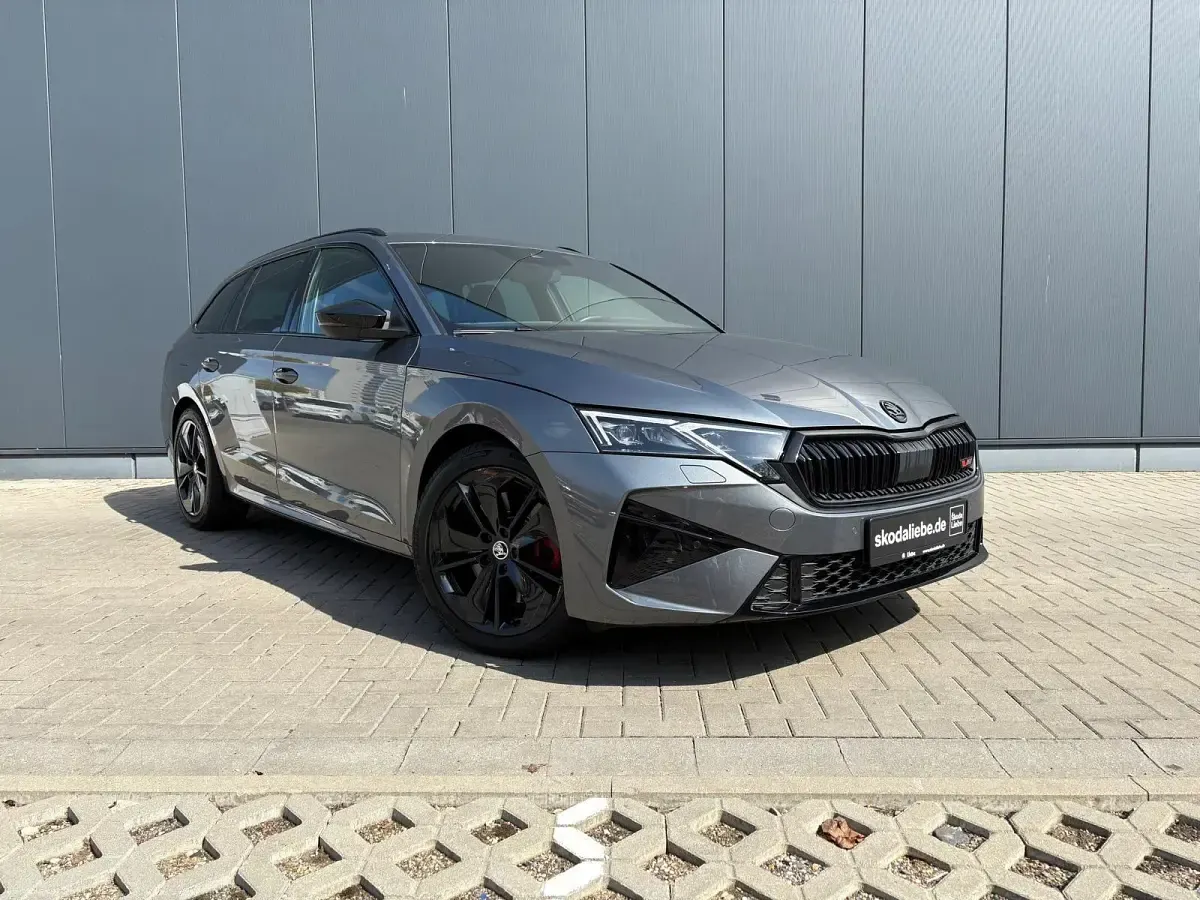 Gebraucht Skoda Octavia RS 265 PS (194 kW) 2024 Graphitegrau metallic Kombi