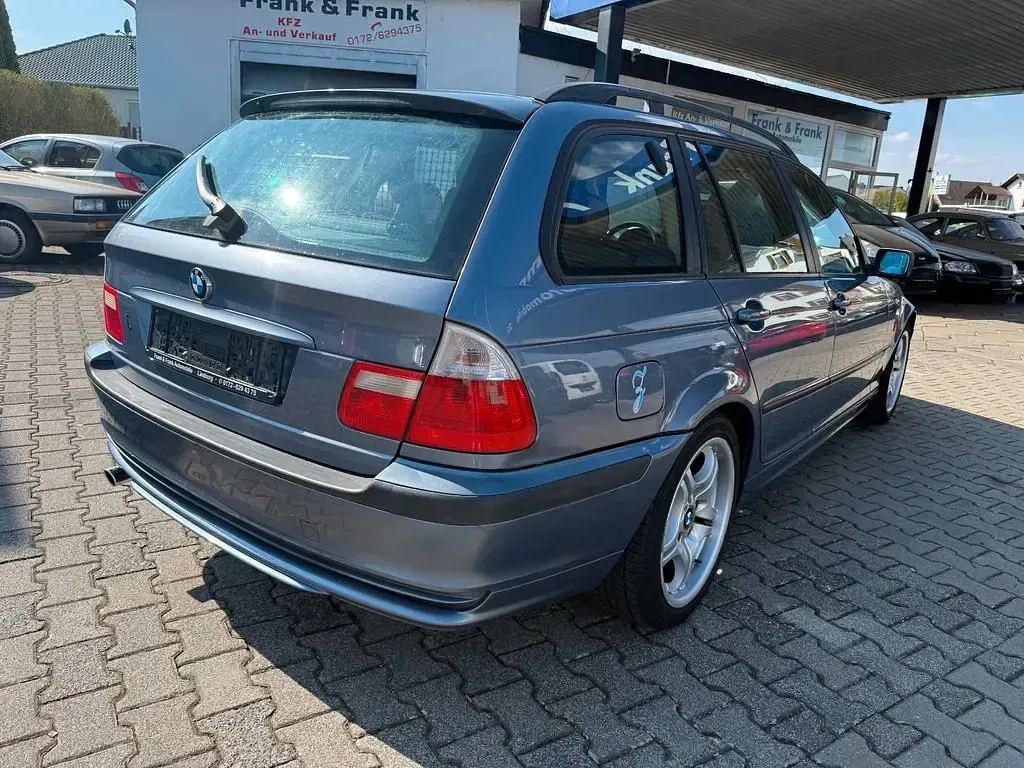 Gebraucht BMW 318 143 PS (105 kW) 2002 Blau Kombi