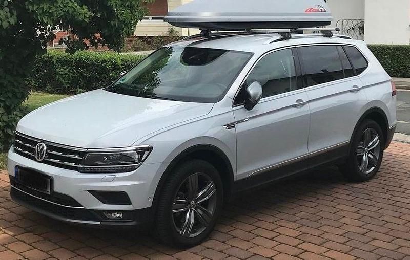 Weiß Gebraucht 2017 VW Tiguan Allspace Highline SUV | 25.800 € (Fairer Preis) - Bild 1/4