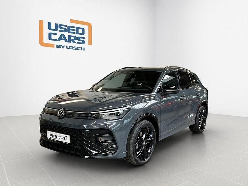 Grau Gebraucht 2024 VW Tiguan R-line SUV | 47.990 € (Teuer) - Bild 1/4