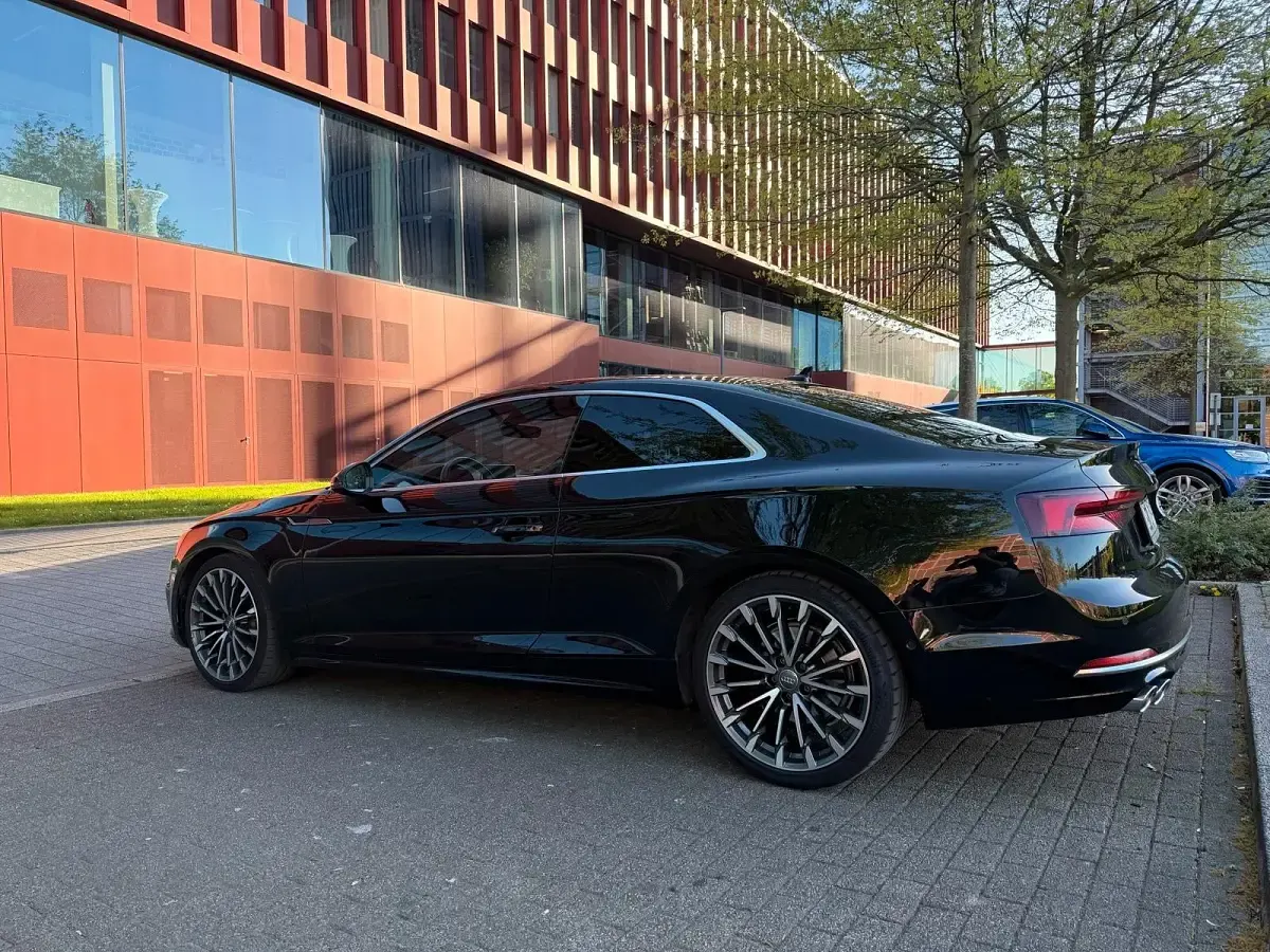 Second-hand Audi A5 Sport 190 CP (139 kW) 2018 Negru Coupe
