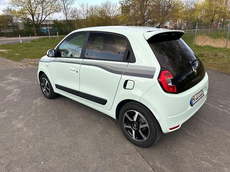 Gebraucht Renault Twingo LIMITED 73 PS (53 kW) 2020 Grün Kleinwagen