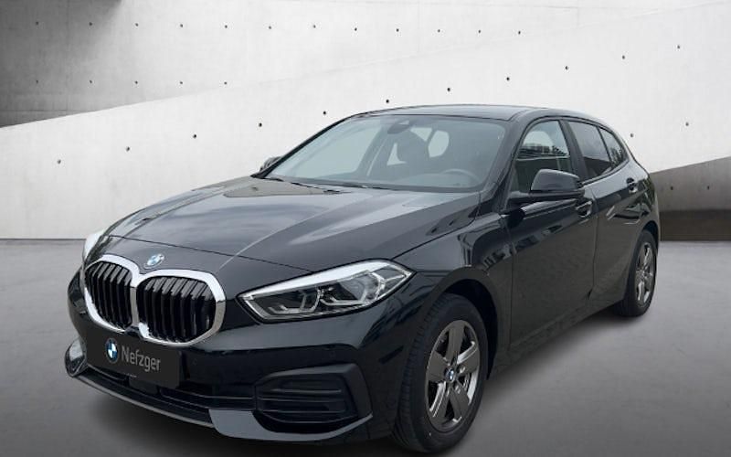 Schwarz Gebraucht 2021 BMW 118 Advantage Kleinwagen | 21.900 € (Fairer Preis) - Bild 1/4