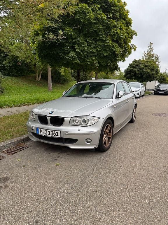 Gebraucht BMW 118 129 PS (94 kW) 2005 Silber Kleinwagen