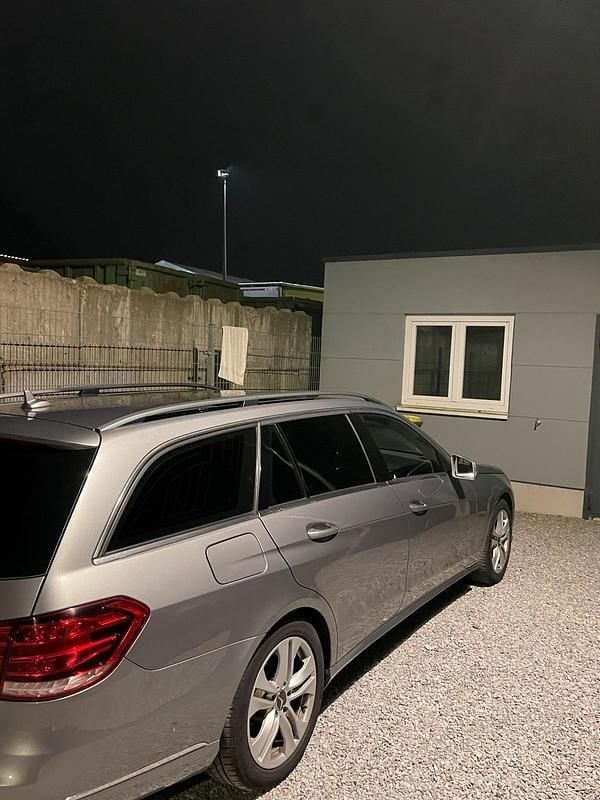 Gebraucht Mercedes E220 170 PS (125 kW) 2015 Silber Kombi