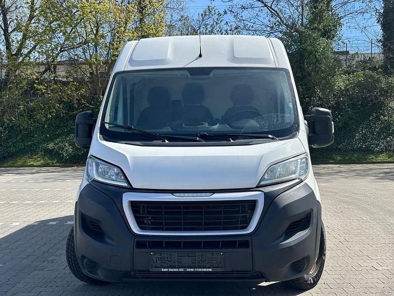 Gebraucht Peugeot Boxer 140 PS (102 kW) 2020 Weiß Van