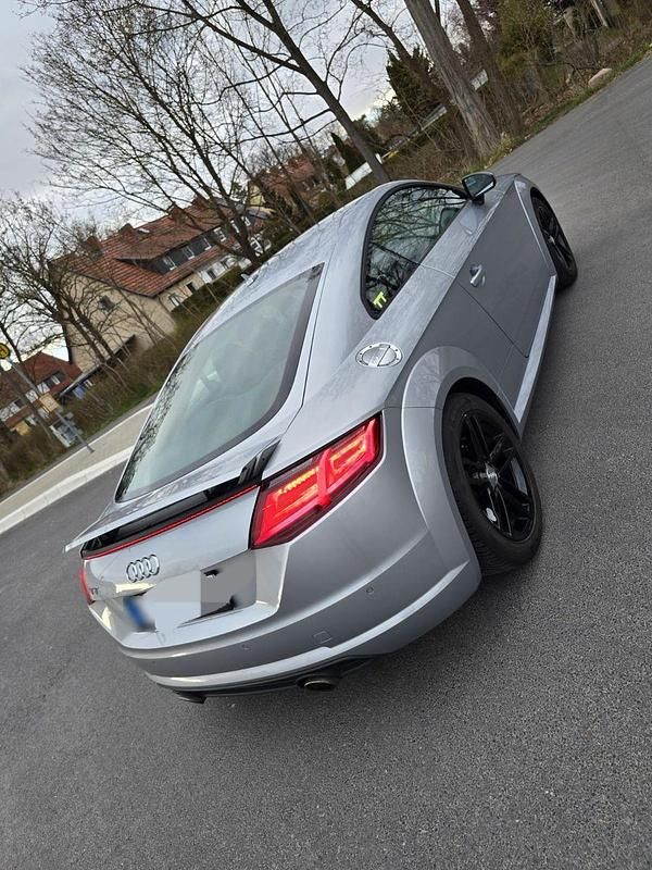Gebraucht Audi TT Ambiente 179 PS (131 kW) 2016 Silber Coupé