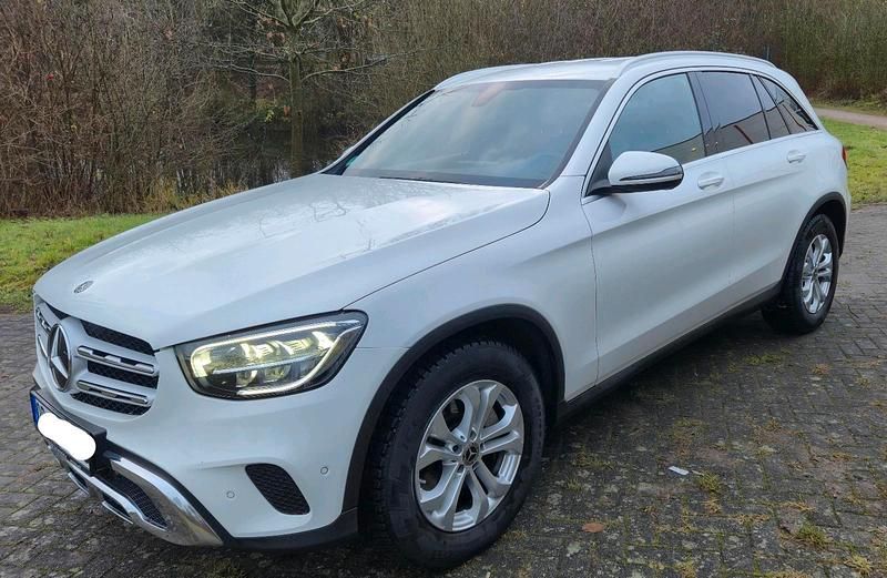 Weiß Gebraucht 2020 Mercedes GLC220 SUV | 29.900 € (Guter Preis) - Bild 1/4