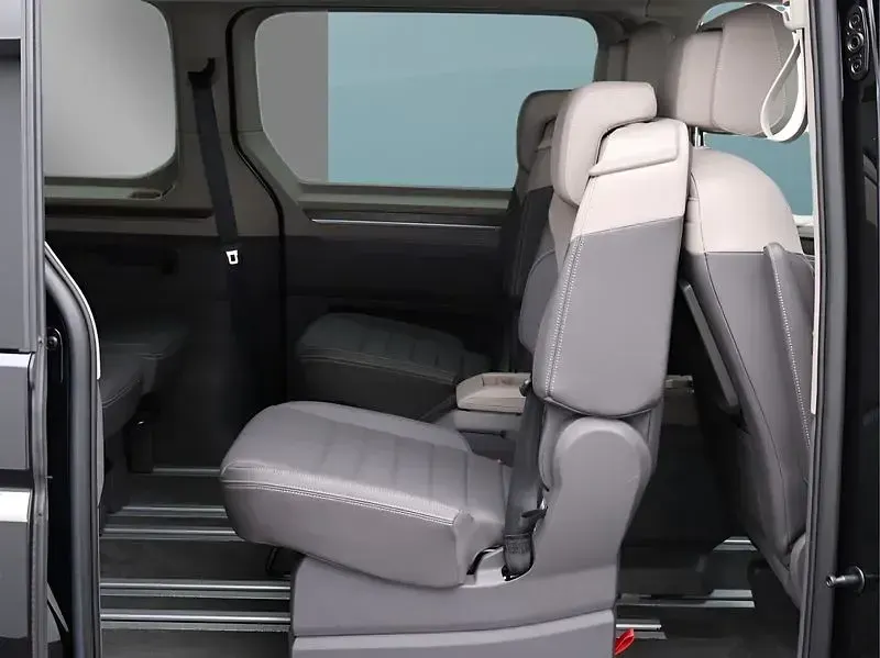 Usata VW Multivan 150 CV (110 kW) 2025 Nero Monovolume