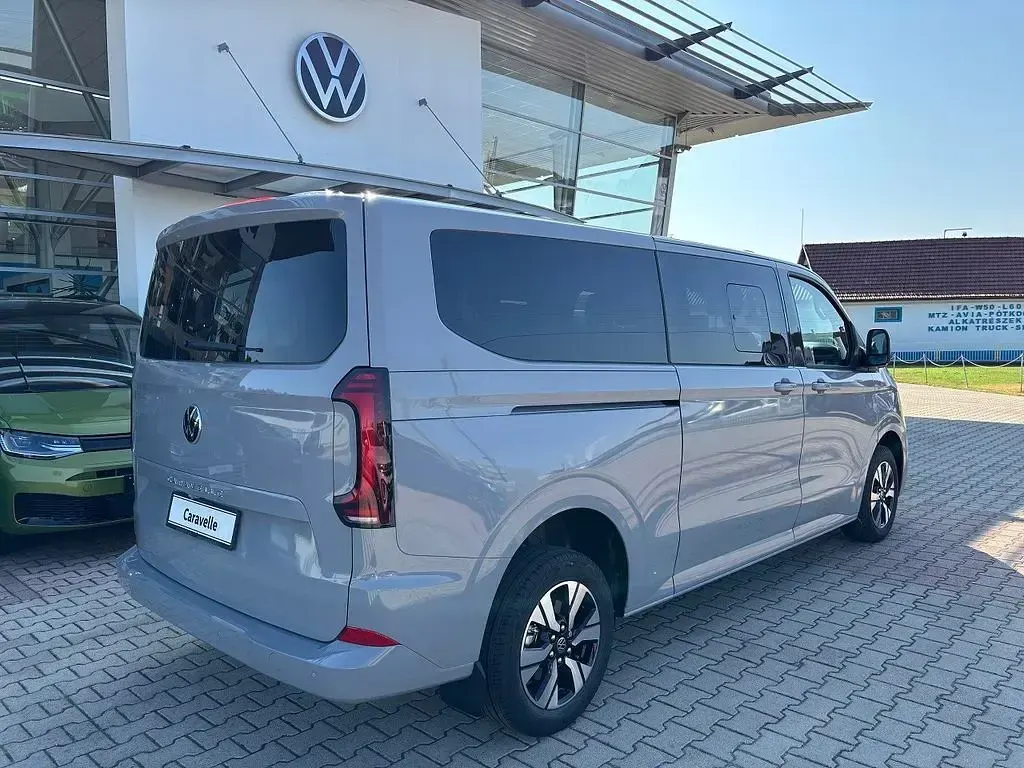 Neu VW Caravelle Style 150 PS (110 kW) 2026 Stone grey Van