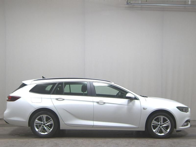 Weiss Gebraucht 2020 Opel Insignia Business Kombi | 10.480 € (Guter Preis) - Bild 1/4
