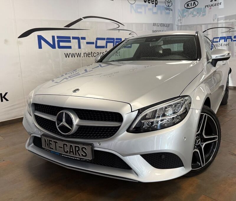 Grau Gebraucht 2018 Mercedes C180 AMG Coupé | 22.950 € (Fairer Preis) - Bild 1/3