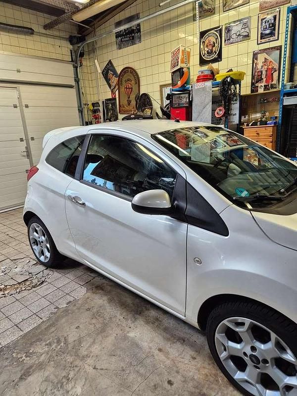 Second-hand Ford Ka Titanium 69 CP (50 kW) 2012 Hatchback