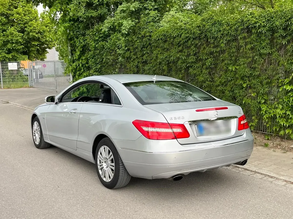 Gebraucht Mercedes E350 231 PS (169 kW) 2010 Silber Coupé