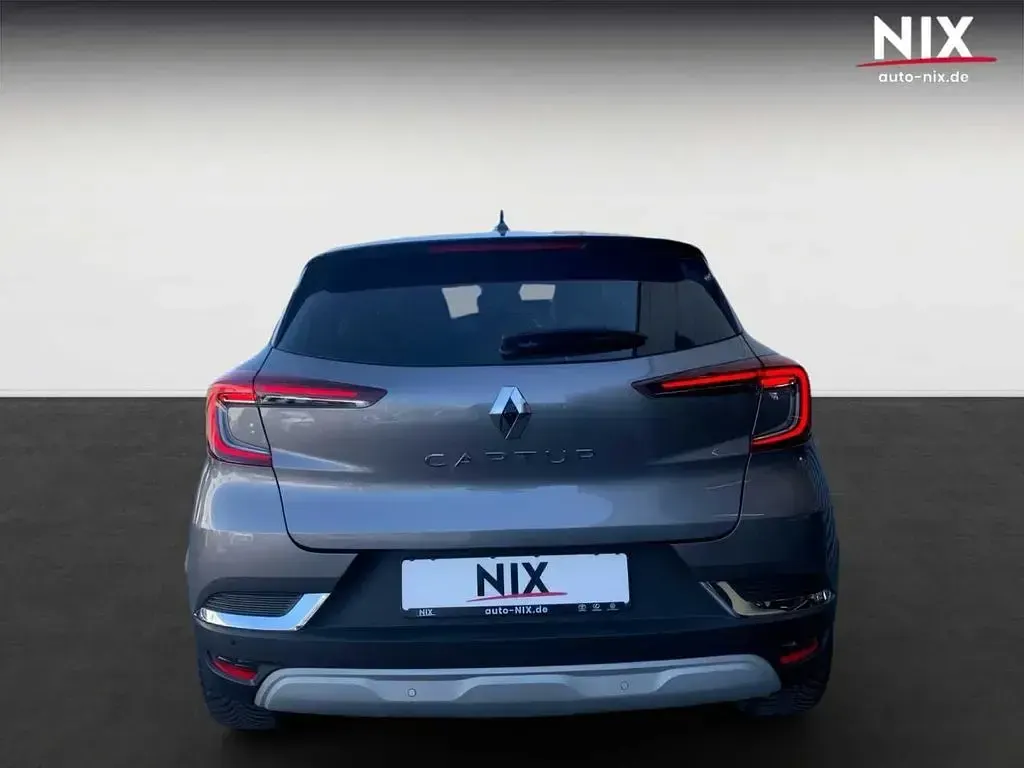 Usado Renault Captur Techno 91 CV (66 kW) 2023 Gris SUV