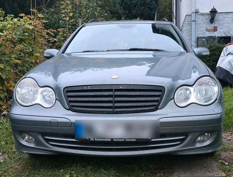 Grau Gebraucht 2005 Mercedes C180 Kombi | 2.599 € (Fairer Preis) - Bild 1/4