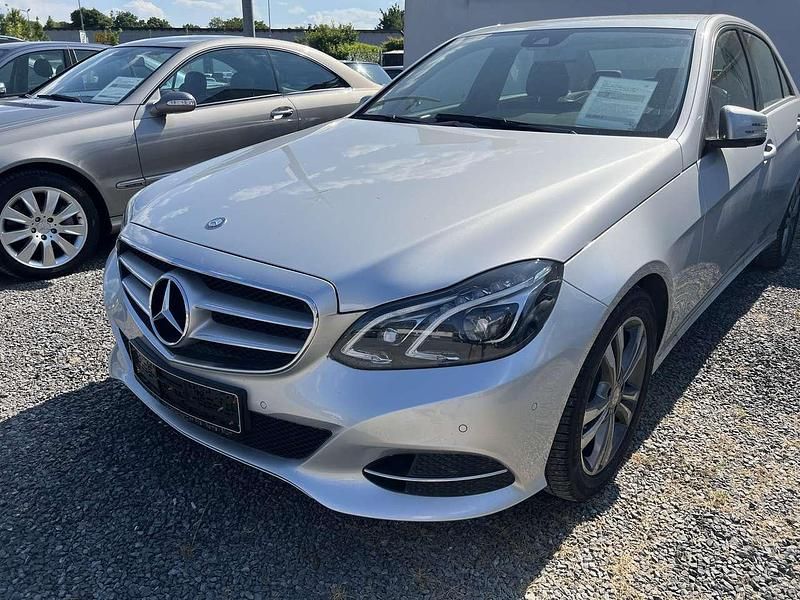 Second-hand Mercedes E250 211 CP (155 kW) 2015 Argintiu Berlinǎ