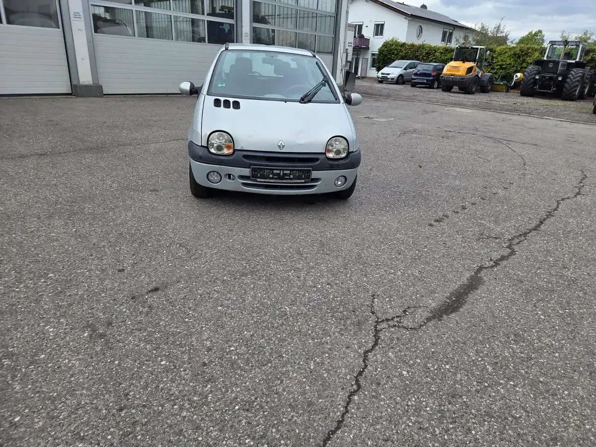Gebraucht Renault Twingo 75 PS (55 kW) 2002 Silber Kleinwagen