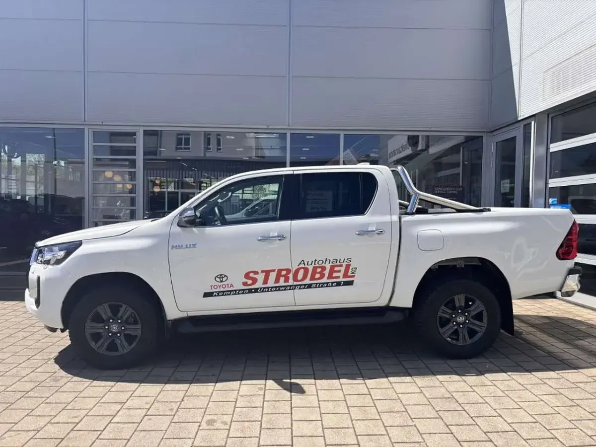 Gebraucht Toyota HiLux Comfort 150 PS (110 kW) 2025 Schneeweiß Pickup