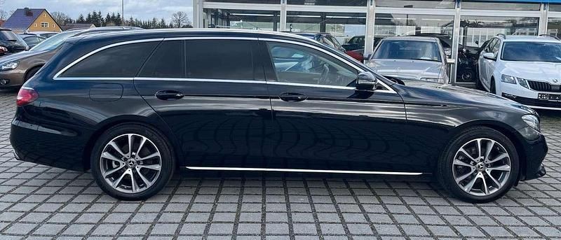 Gebraucht Mercedes E200 Avantgarde 184 PS (135 kW) 2017 Obsidianschwarz Kombi