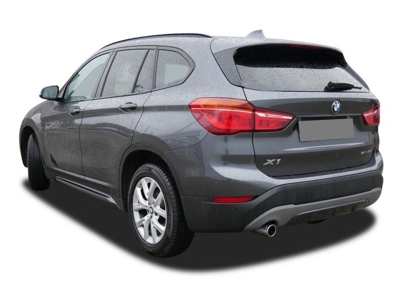 Verkauft BMW X1 1.5 Benzin, gebraucht 2018, 15.600 km in München