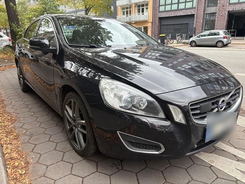 Schwarz Gebraucht 2010 Volvo S60 Summum Limousine | 6.150 € (Fairer Preis) - Bild 1/4