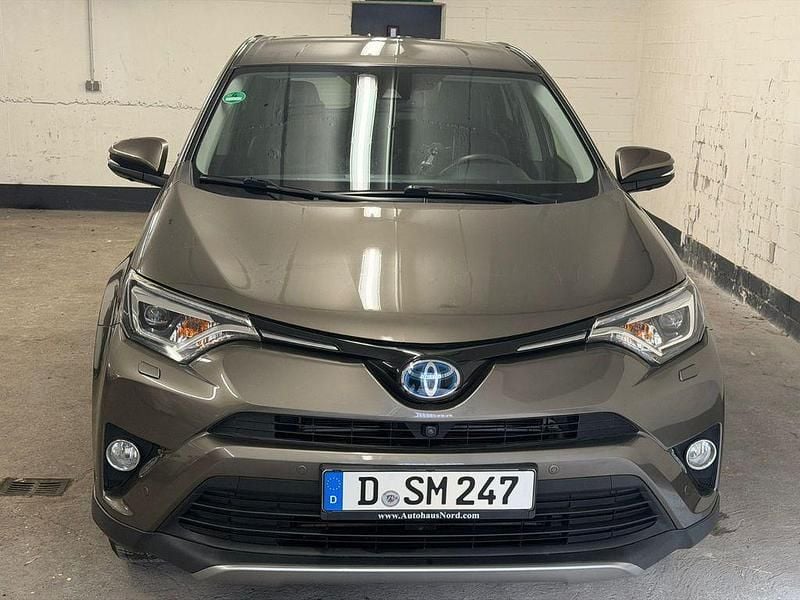 Gebraucht Toyota RAV4 Hybrid Team 155 PS (114 kW) 2018 Braun SUV