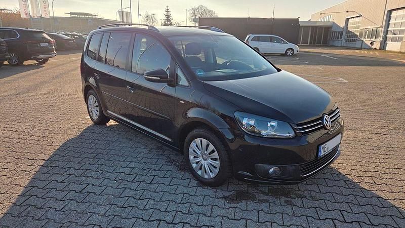 Schwarz Gebraucht 2015 VW Touran Cup Van / Kleinbus | 7.000 € (Superpreis) - Bild 1/4
