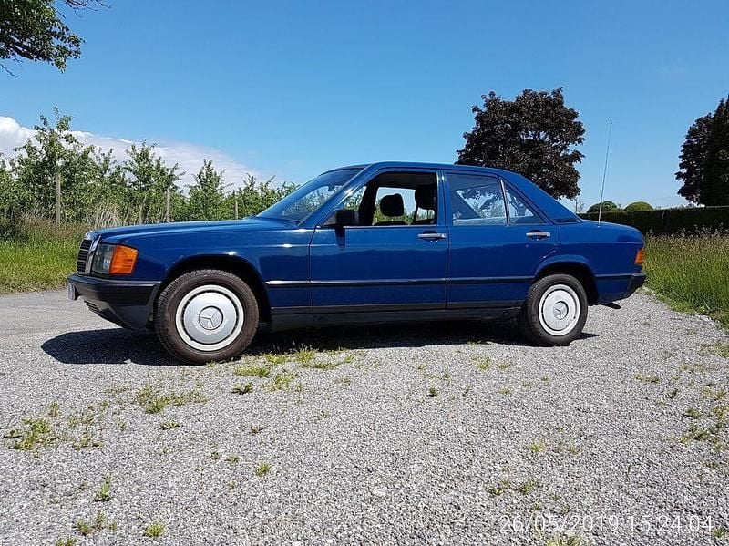 Gebraucht Mercedes 190 90 PS (66 kW) 1983 Blau Limousine