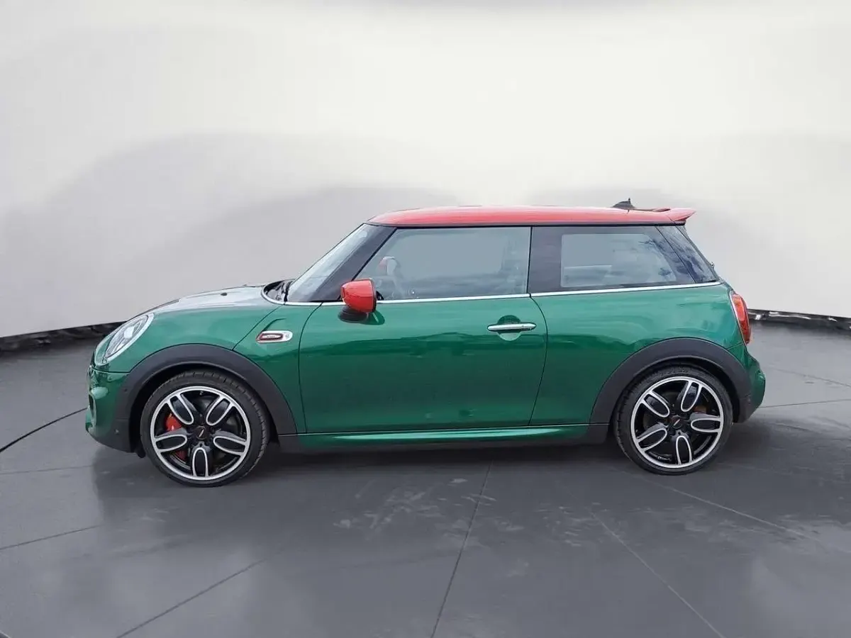 Gebraucht Mini John Cooper Works Sport 231 PS (169 kW) 2020 British racing green meta Kleinwagen