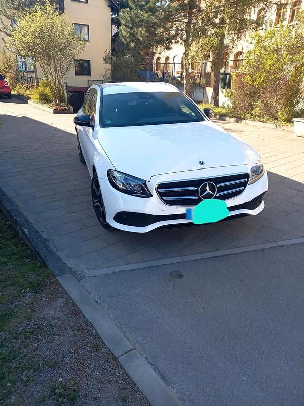 Gebraucht Mercedes E250 211 PS (155 kW) 2018 Weiß Kombi