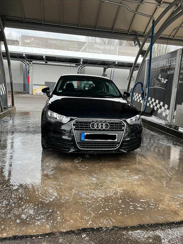 Second-hand Audi A1 86 CP (63 kW) 2010 Negru Hatchback