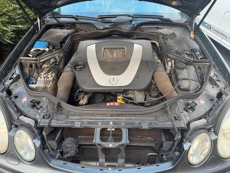 Gebraucht Mercedes E350 Avantgarde 272 PS (200 kW) 2005 Grau Kombi