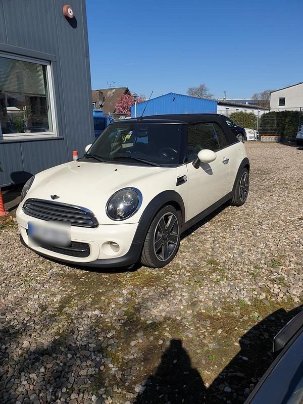 Weiß Gebraucht 2011 Mini Cooper D Cabriolet Cabrio | 9.900 € (Teuer) - Bild 1/4