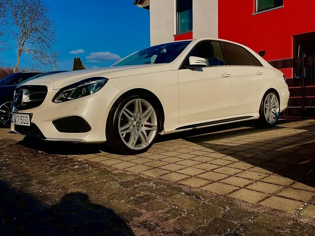 Gebraucht Mercedes E500 AMG 408 PS (300 kW) 2015 Weiß Limousine