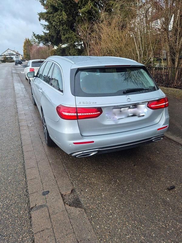 Gebraucht Mercedes E300 245 PS (180 kW) 2019 Silber Kombi