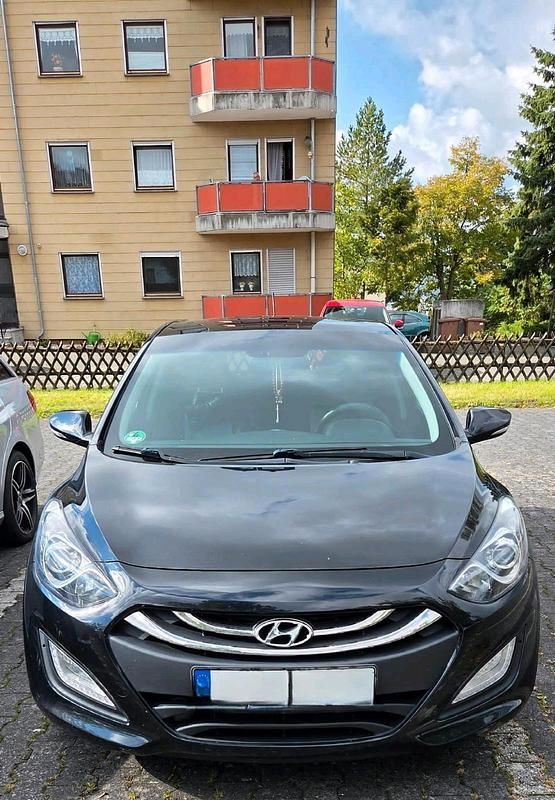 Schwarz Gebraucht 2014 Hyundai i30 Limousine | 7.750 € (Guter Preis) - Bild 1/4