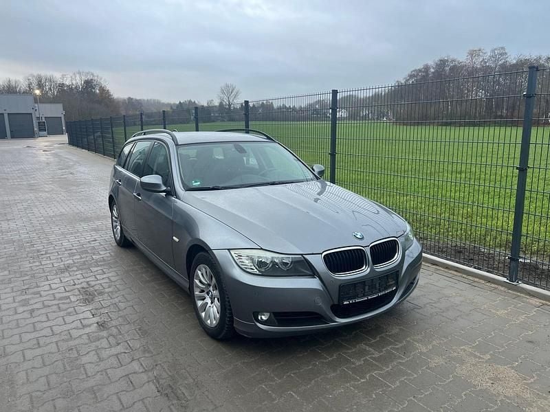 Gebraucht BMW 318 143 PS (105 kW) 2008 Grau Kombi