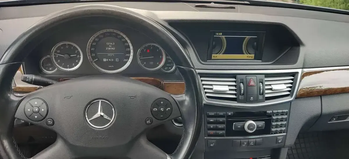 Gebraucht Mercedes E250 Avantgarde 204 PS (150 kW) 2010 Grau Kombi