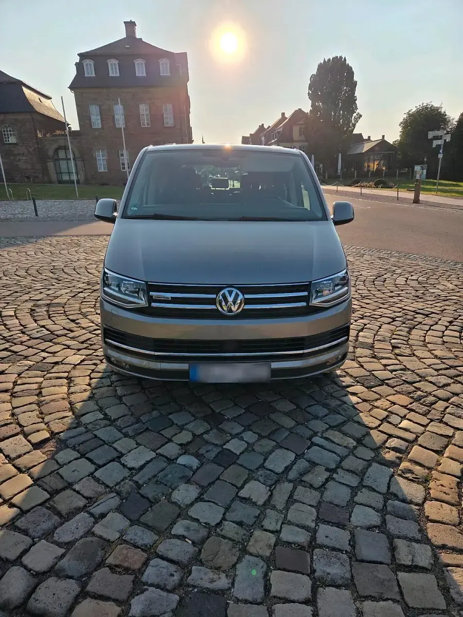 Gebraucht VW Multivan Highline 204 PS (150 kW) 2016 Gelb Van / Kleinbus