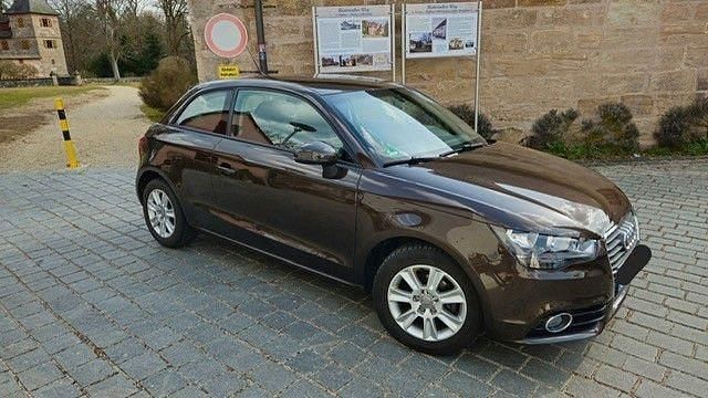 Gebraucht Audi A1 Attraction 86 PS (63 kW) 2011 Braun Kleinwagen