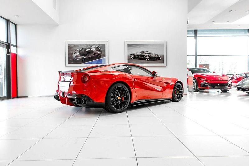 Gebraucht Ferrari F12 741 PS (545 kW) 2012 Rot Coupé