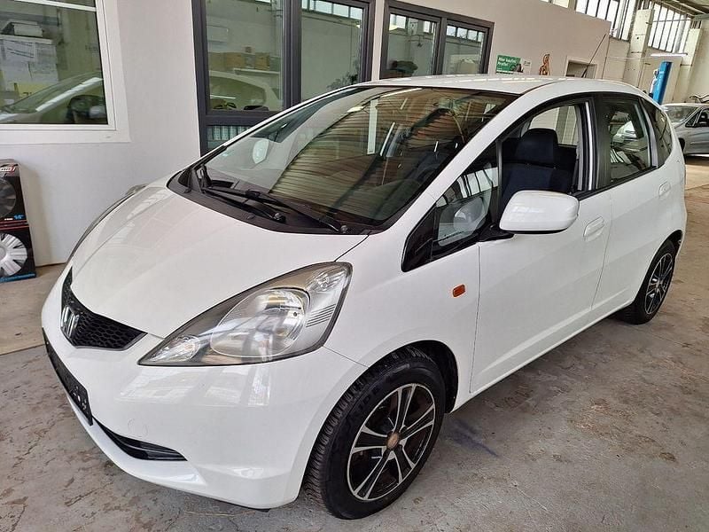 Weiß Gebraucht 2010 Honda Jazz Trend Kleinwagen | 3.990 € (Guter Preis) - Bild 1/4