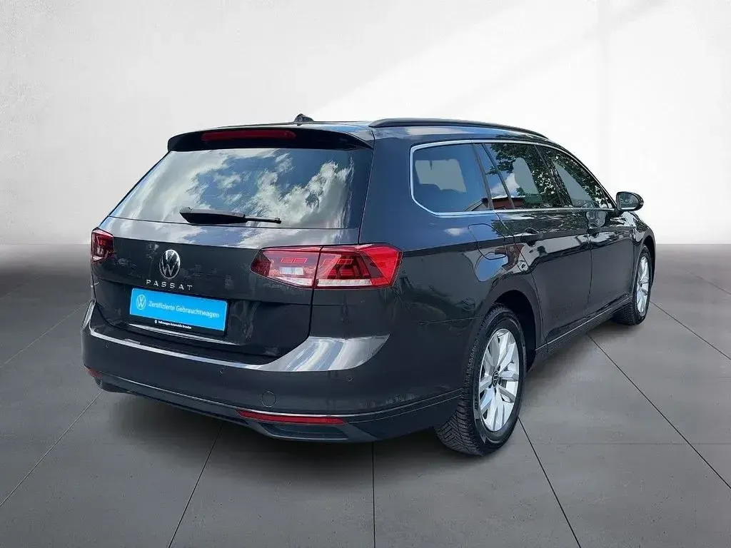 Gebraucht VW Passat Business 150 PS (110 kW) 2021 Mangangrau metallic Kombi