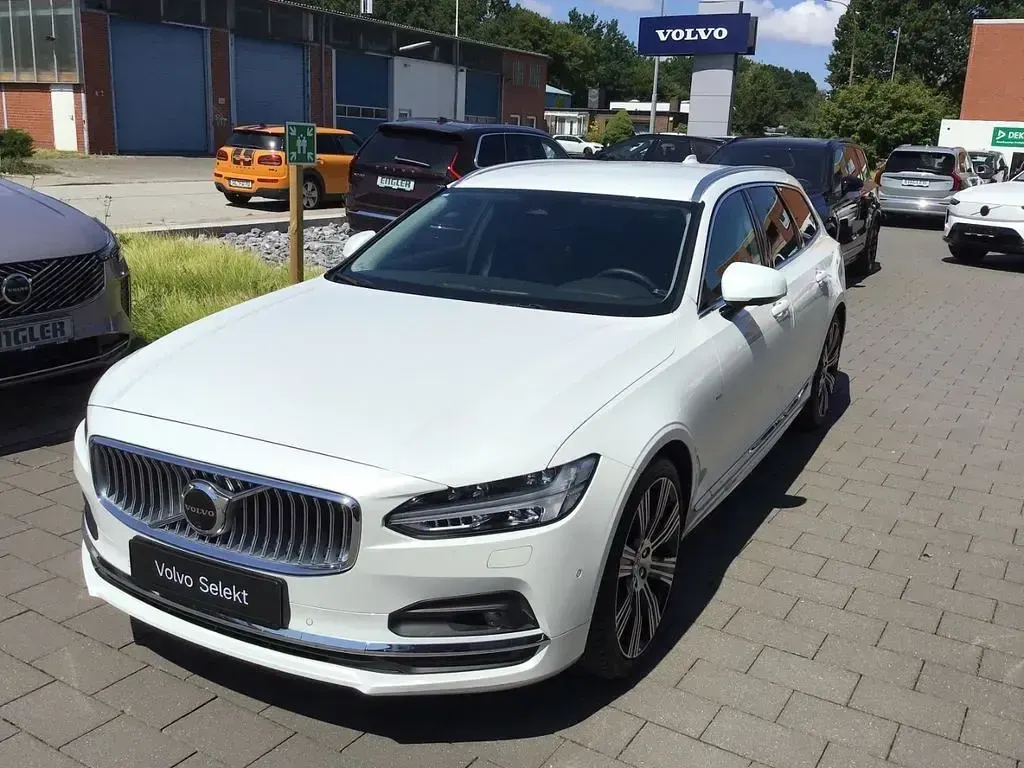 Gebraucht Volvo V90 Plus 197 PS (144 kW) 2025 Weiß Kombi
