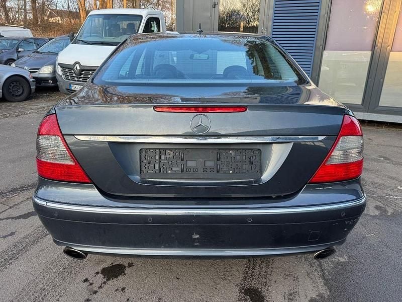 Gebraucht Mercedes E200 184 PS (135 kW) 2008 Grau Limousine