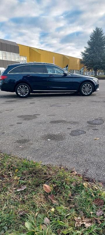 Gebraucht Mercedes C250 204 PS (150 kW) 2018 Blau Limousine