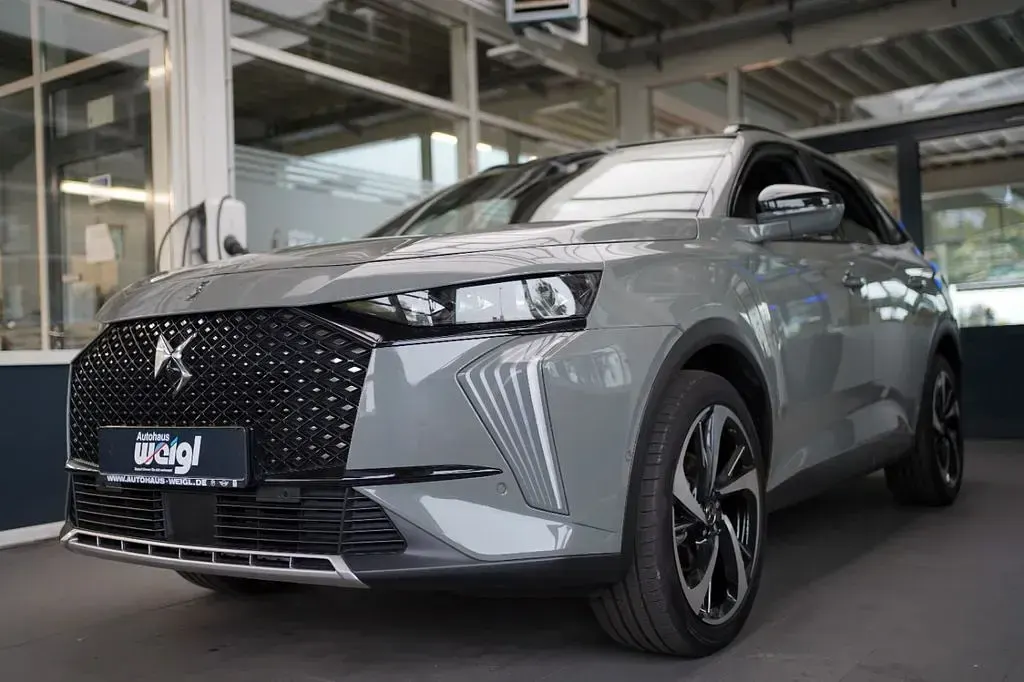 Gebraucht DS Automobiles DS7 Crossback Opera 131 PS (96 kW) 2024 Grau SUV