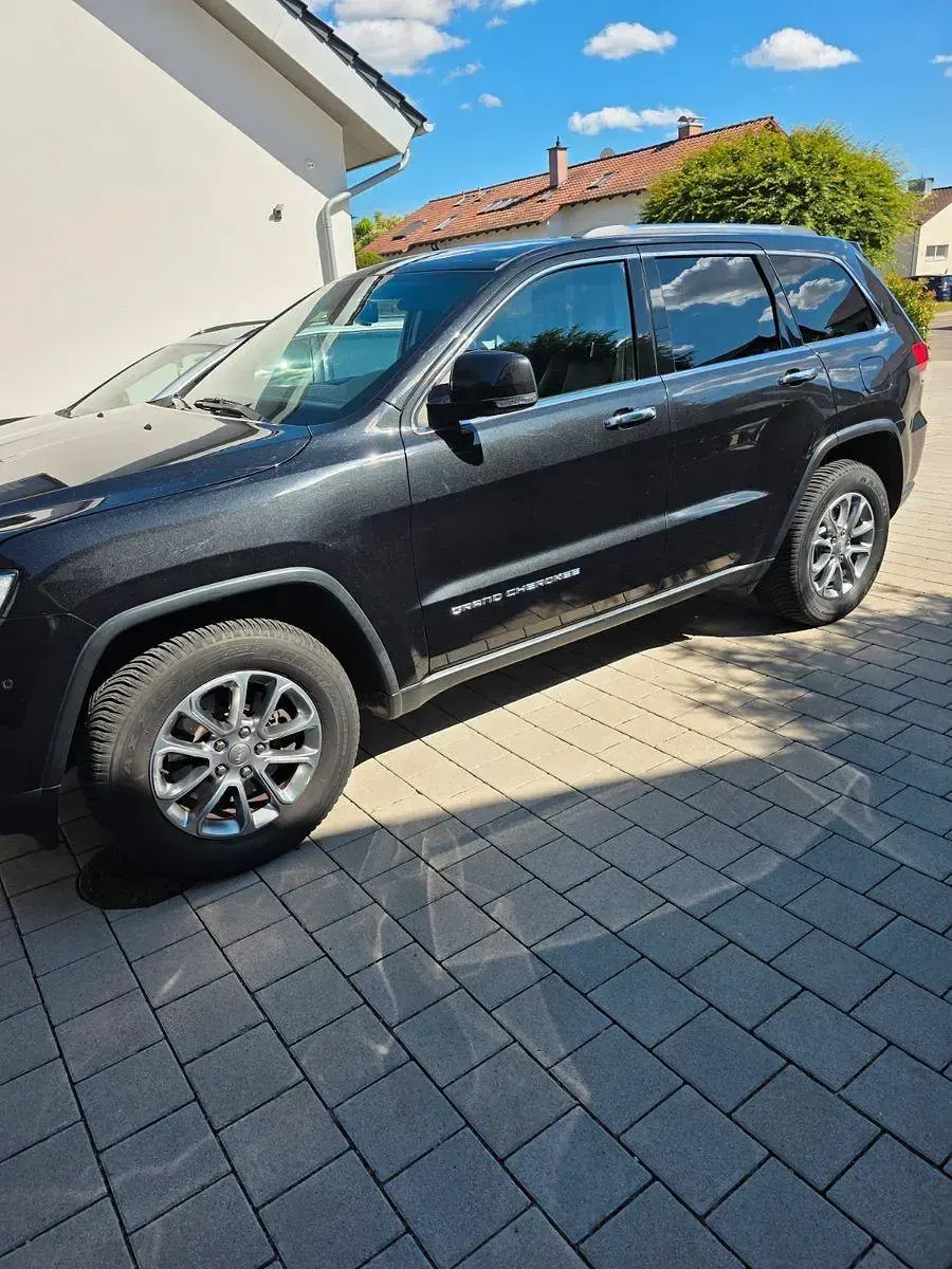 Gebraucht Jeep Grand Cherokee Limited 250 PS (183 kW) 2016 Schwarz SUV