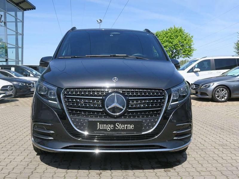 Gebraucht Mercedes V300 Avantgarde 237 PS (174 kW) 2024 Grau Van / Kleinbus